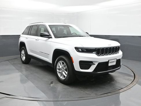 New 2025 Jeep Grand Cherokee Laredo X w/ Luxury Tech Group I image 22
