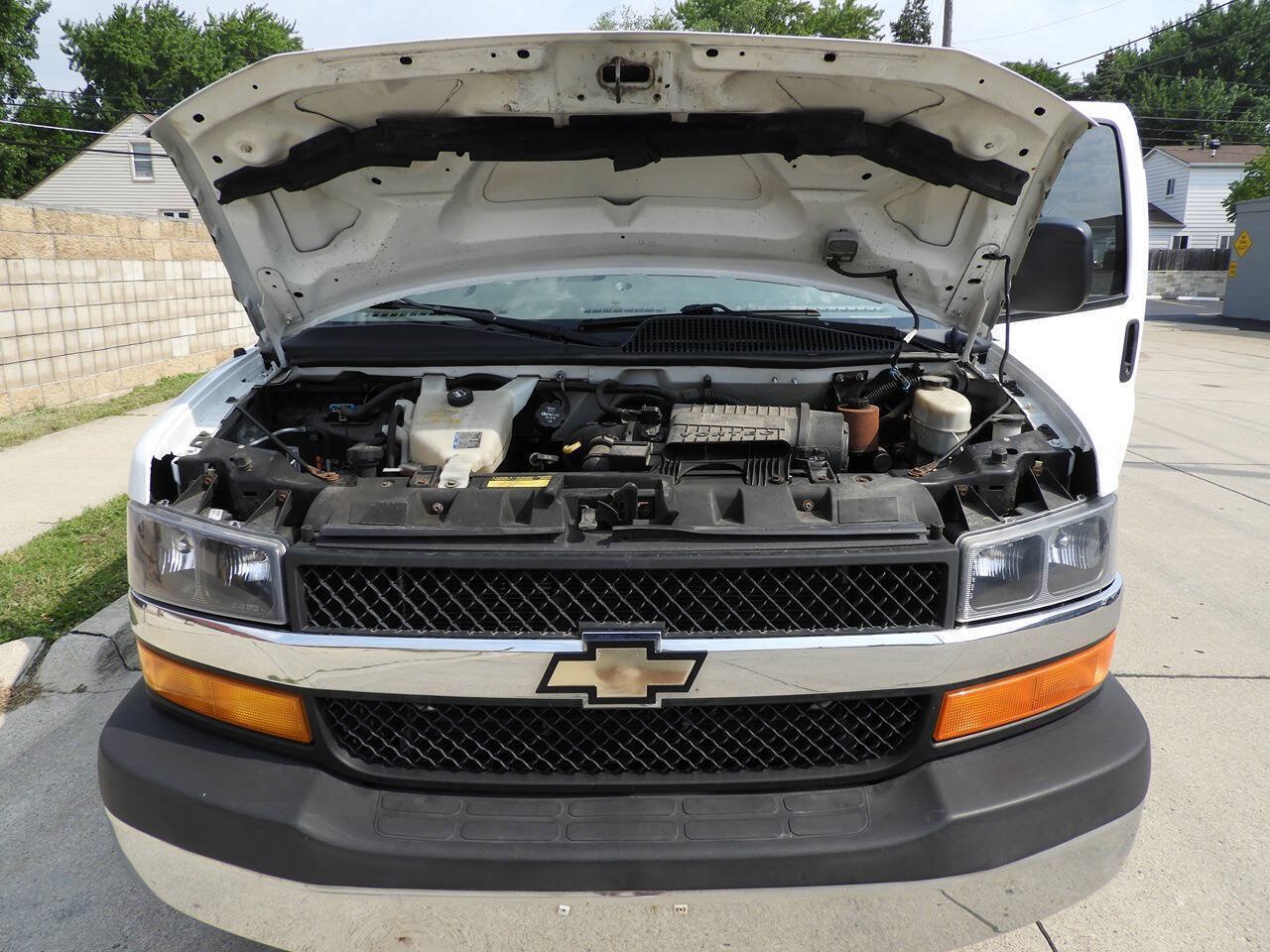 Used 2016 Chevrolet Express 2500 LT w/ LT Preferred Equipment Group RWD image 27