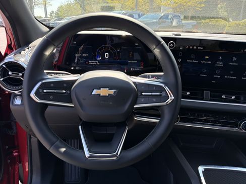 Used 2026 Chevrolet Equinox LT w/ Safety and Technology Package FWD image 22