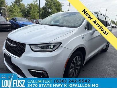 Used 2022 Chrysler Pacifica Touring-L