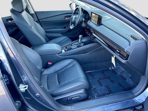 Certified 2025 Honda Accord Touring image 30