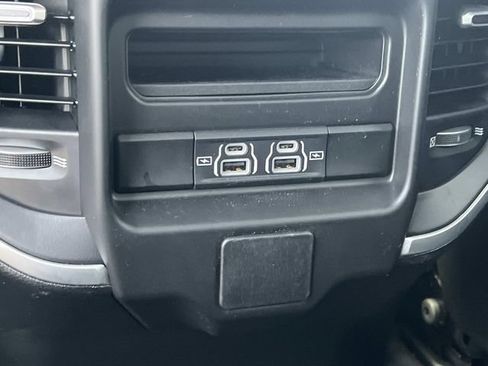 Used 2022 RAM 1500 Big Horn AWD/4WD image 12
