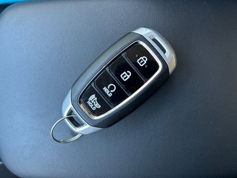 Used 2025 Hyundai Venue SEL FWD image 31