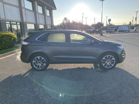 Used 2018 Ford Edge Titanium w/ Equipment Group 301A AWD/4WD image 3