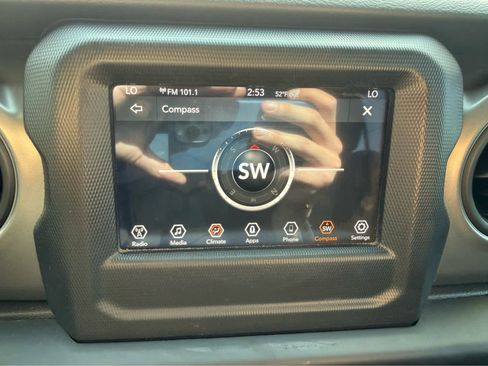 Used 2023 Jeep Wrangler Unlimited image 22