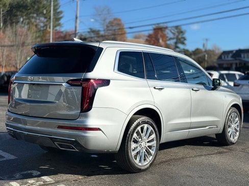 Used 2024 Cadillac XT6 Premium Luxury image 6