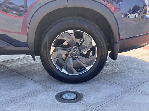 Certified 2026 Nissan Rogue SV AWD/4WD image 11