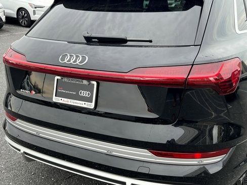 Certified 2023 Audi e-tron S Premium Plus image 8