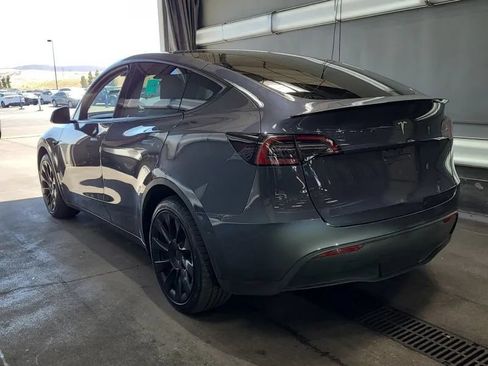 Used 2023 Tesla Model Y Long Range AWD/4WD image 3