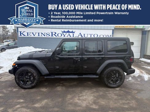 Used 2022 Jeep Wrangler Unlimited Sport image 1