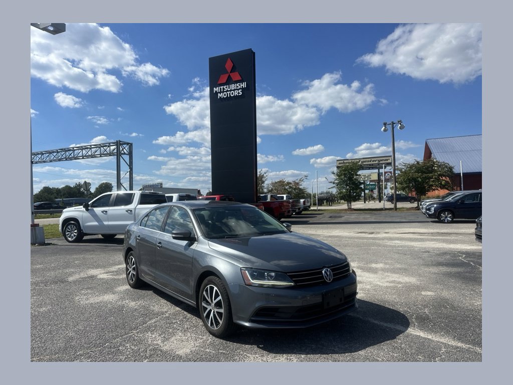 Used 2017 Volkswagen Jetta SE FWD image 1