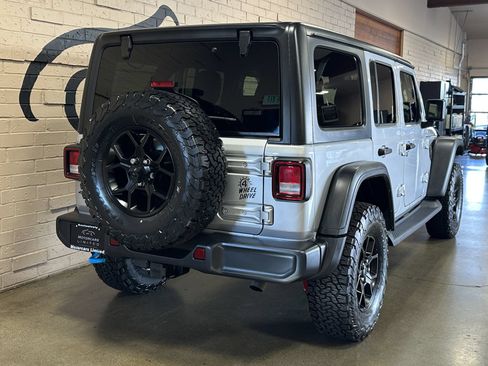 Used 2024 Jeep Wrangler Unlimited AWD/4WD image 5