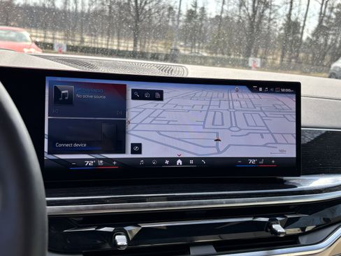 Used 2026 BMW X7 M60i image 23