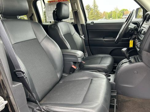 Used 2017 Jeep Patriot Sport w/ Power Value Group AWD/4WD image 21