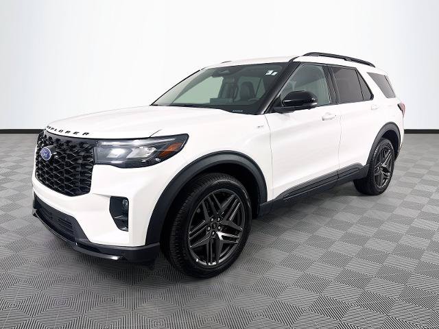 Certified 2025 Ford Explorer ST-Line w/ ST-Line Street Pack AWD/4WD image 3