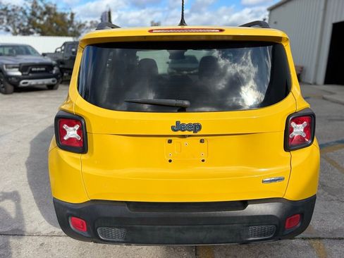 Used 2015 Jeep Renegade Latitude w/ Popular Equipment Group image 4