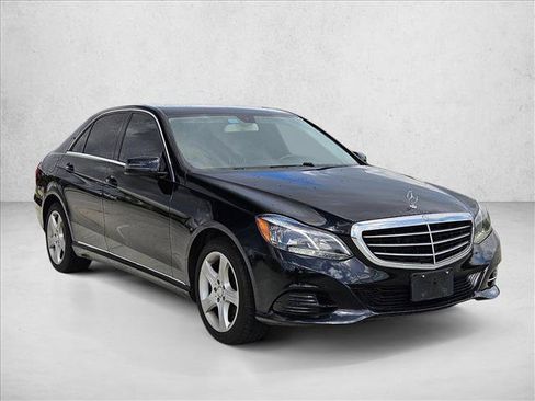 Used 2016 Mercedes-Benz E 250 Sedan image 3