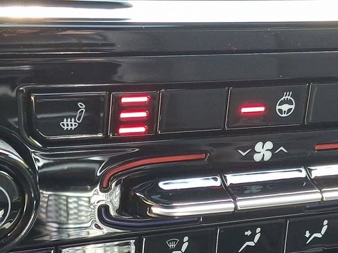 New 2025 Jeep Grand Cherokee L Altitude image 17