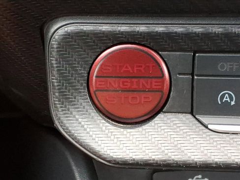 Used 2024 Ford Mustang Convertible image 27