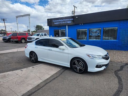 Used 2017 Honda Accord Touring image 8