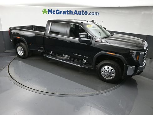 Used 2026 GMC Sierra 3500 SLE w/ SLE Value Package AWD/4WD image 3
