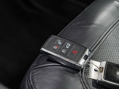 Used 2020 Land Rover Defender 110 HSE image 27