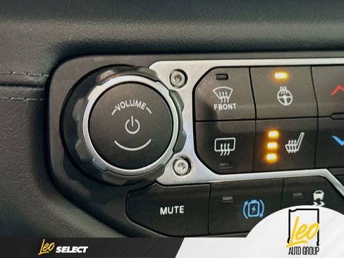 Used 2024 Jeep Wrangler Unlimited Sahara AWD/4WD image 22
