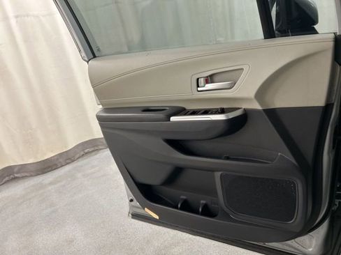 Used 2021 Toyota Sienna XLE AWD/4WD image 19