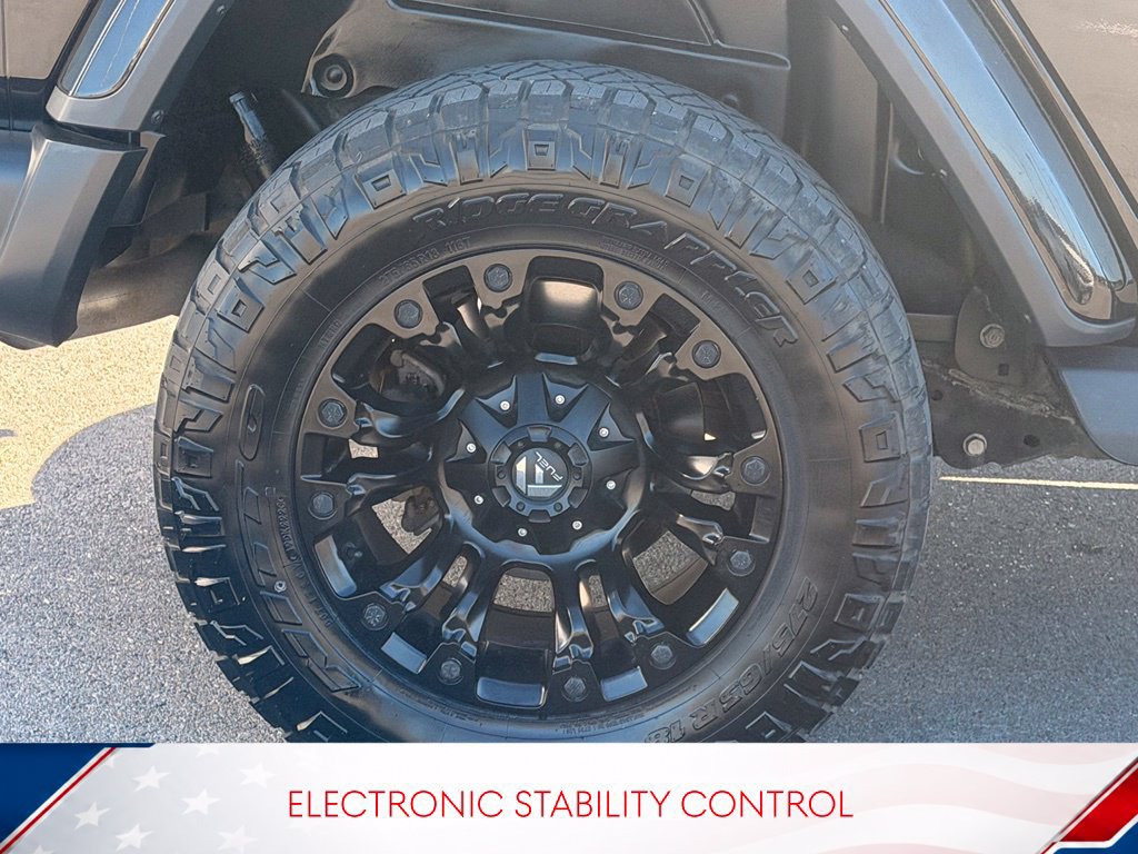 Used 2019 Jeep Wrangler Unlimited Sahara AWD/4WD image 5
