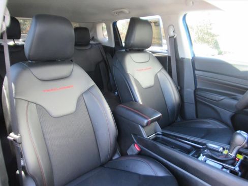 Used 2022 Jeep Compass Trailhawk AWD/4WD image 10