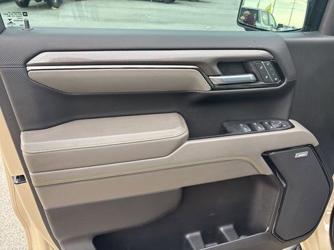 Used 2022 Chevrolet Silverado 1500 ZR2 w/ Technology Package image 13