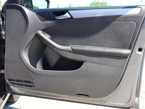 Used 2018 Volkswagen Jetta SE FWD image 37