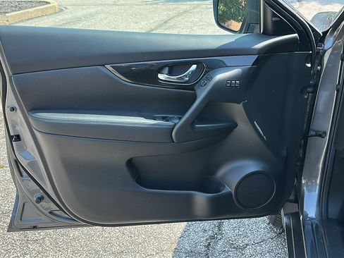 Used 2020 Nissan Rogue SL AWD/4WD image 14