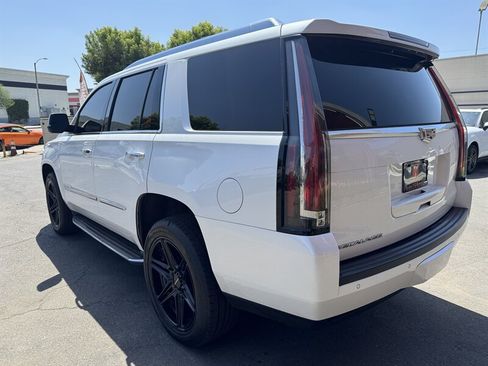 Used 2016 Cadillac Escalade Luxury AWD/4WD image 11
