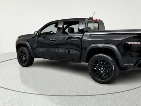 Used 2023 Chevrolet Colorado Trail Boss w/ Advanced Trailering Package AWD/4WD image 3