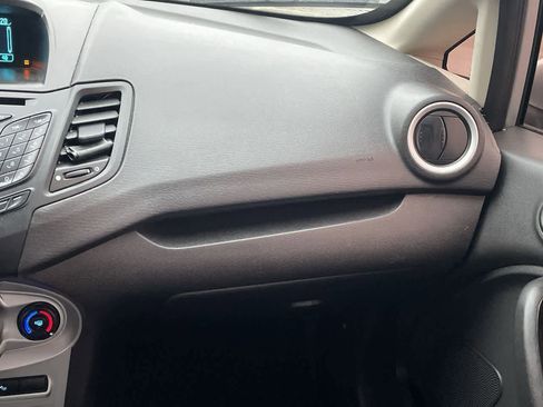 Used 2017 Ford Fiesta SE image 16