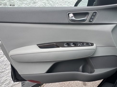 Used 2018 Kia Optima EX w/ Premium Package image 18