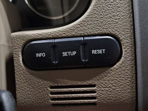 Used 2004 Ford F150 Lariat RWD image 32