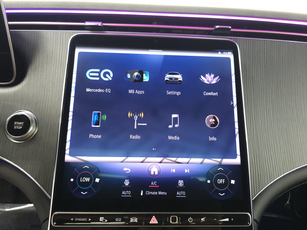 Certified 2023 Mercedes-Benz EQE 500 4MATIC Sedan w/ Pinnacle Trim Package image 17