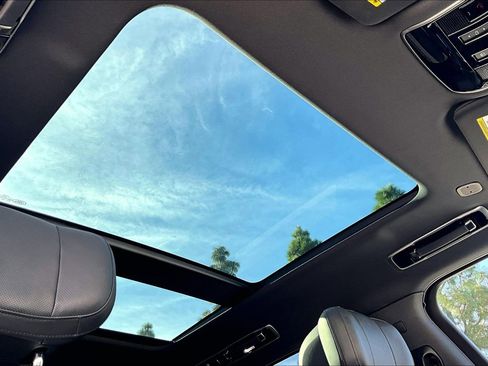 Used 2023 Land Rover Range Rover Long Wheelbase Autobiography image 29