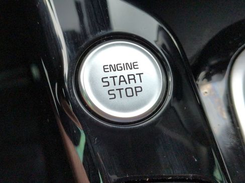 Certified 2025 Kia Soul S FWD image 33