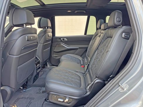 Used 2023 BMW X7 xDrive40i w/ M Sport Package AWD/4WD image 47
