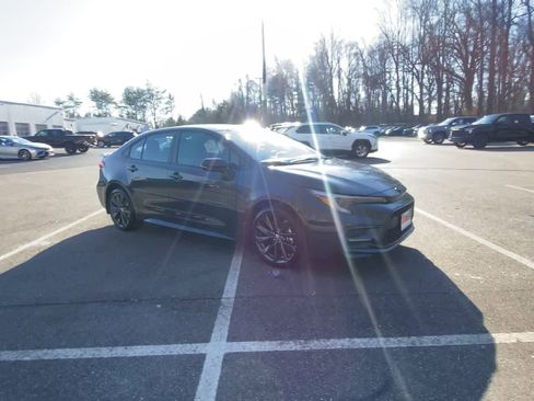 Certified 2025 Toyota Corolla SE image 9