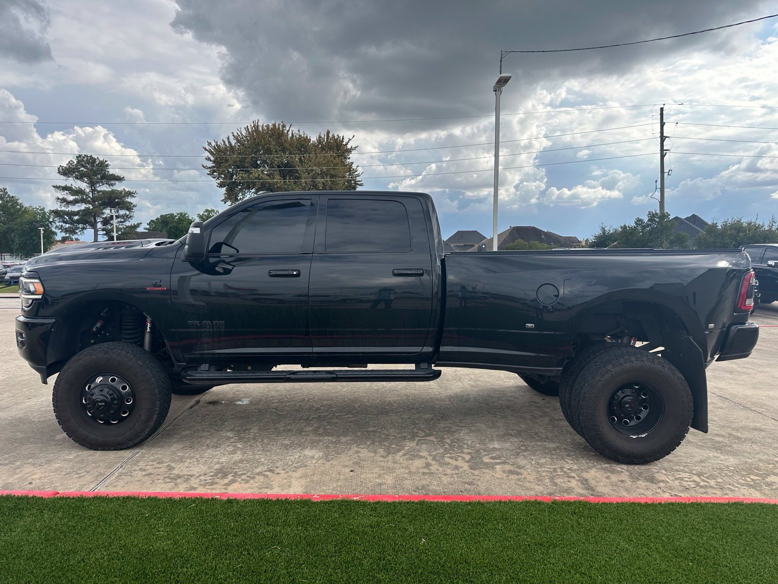 Used 2024 RAM 3500 Laramie w/ Night Edition AWD/4WD image 4