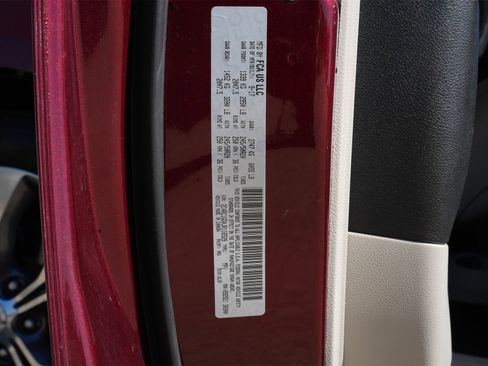 Used 2018 Chrysler Pacifica Limited w/ Advanced Safetytec Group image 31