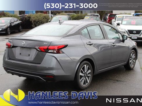 Used 2021 Nissan Versa SV image 7