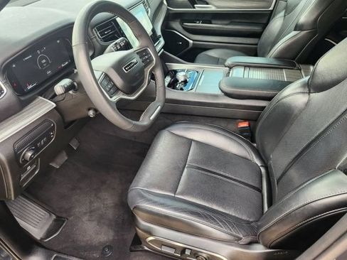 Used 2024 Jeep Wagoneer Series III AWD/4WD image 12