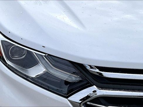 Used 2018 Chevrolet Equinox Premier image 25