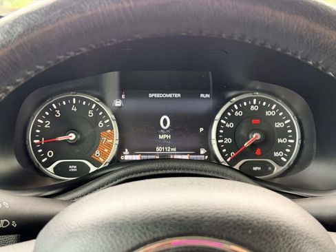 Used 2022 Jeep Renegade Latitude w/ Convenience Group AWD/4WD image 24