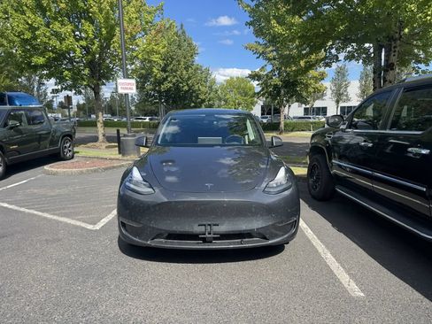 Used 2020 Tesla Model Y Long Range AWD/4WD image 2